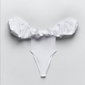 Ruffle bodysuit. Color- white. Size- M.